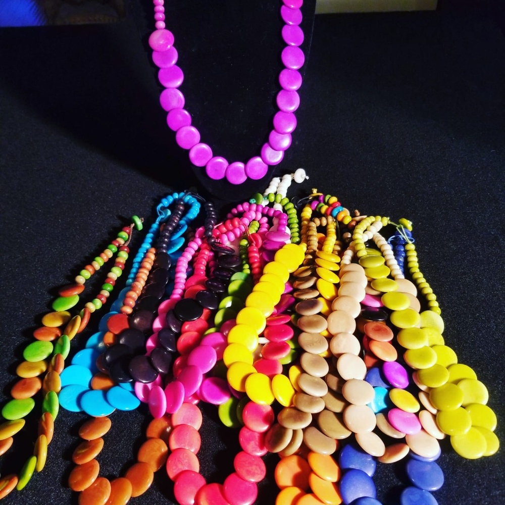 Necklaces/Collares